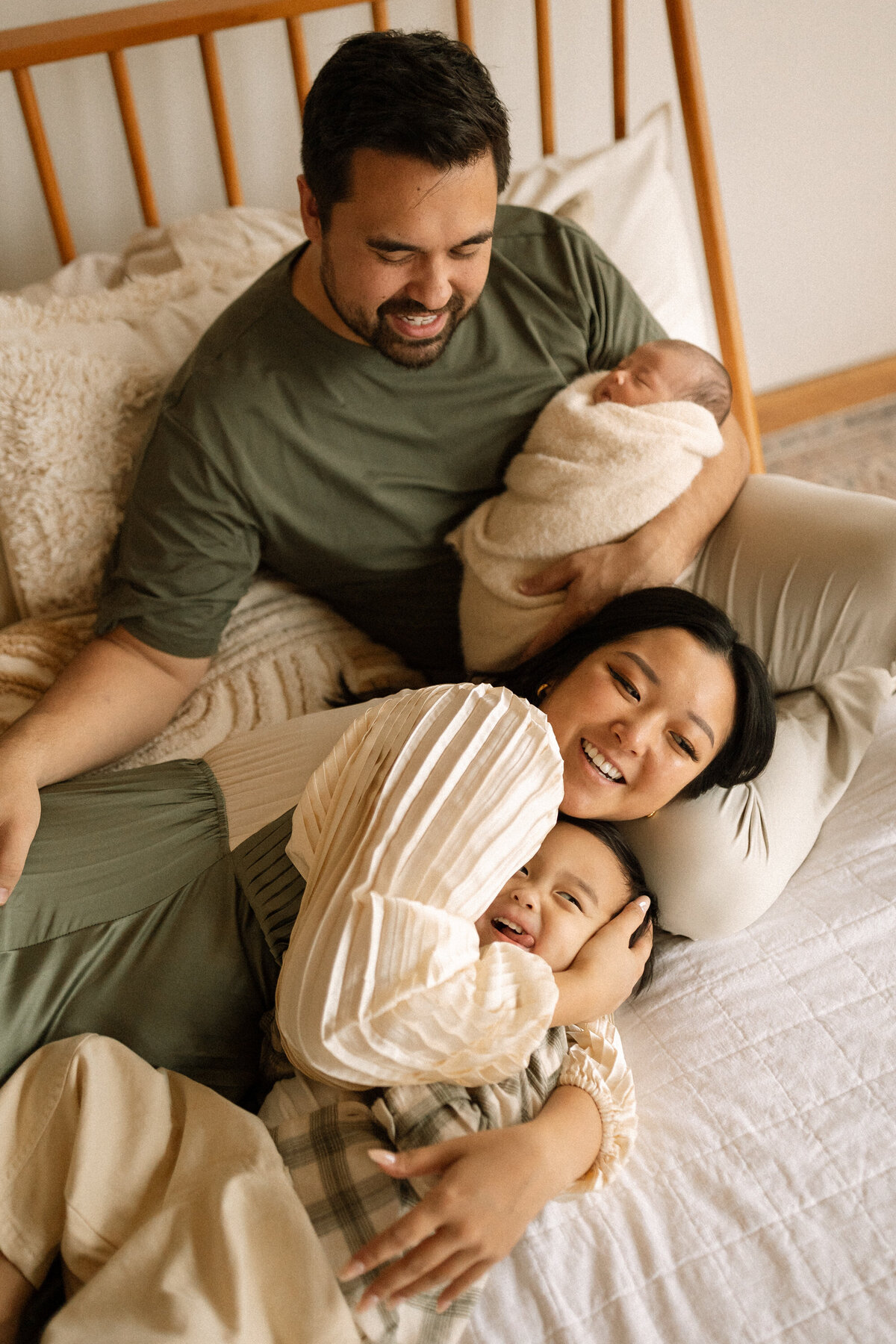 Lauren-Mitchell-Seattle-Washington-Studio-Newborn-Photographer15