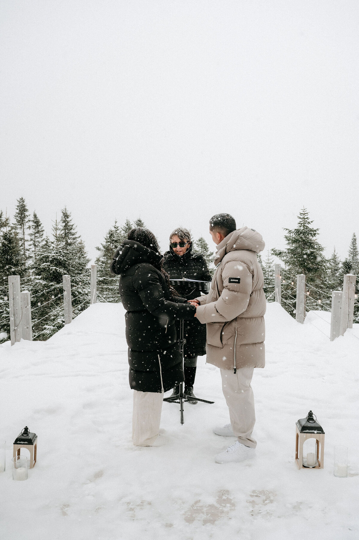 S-R_Winter-Elopement-Quebec-57