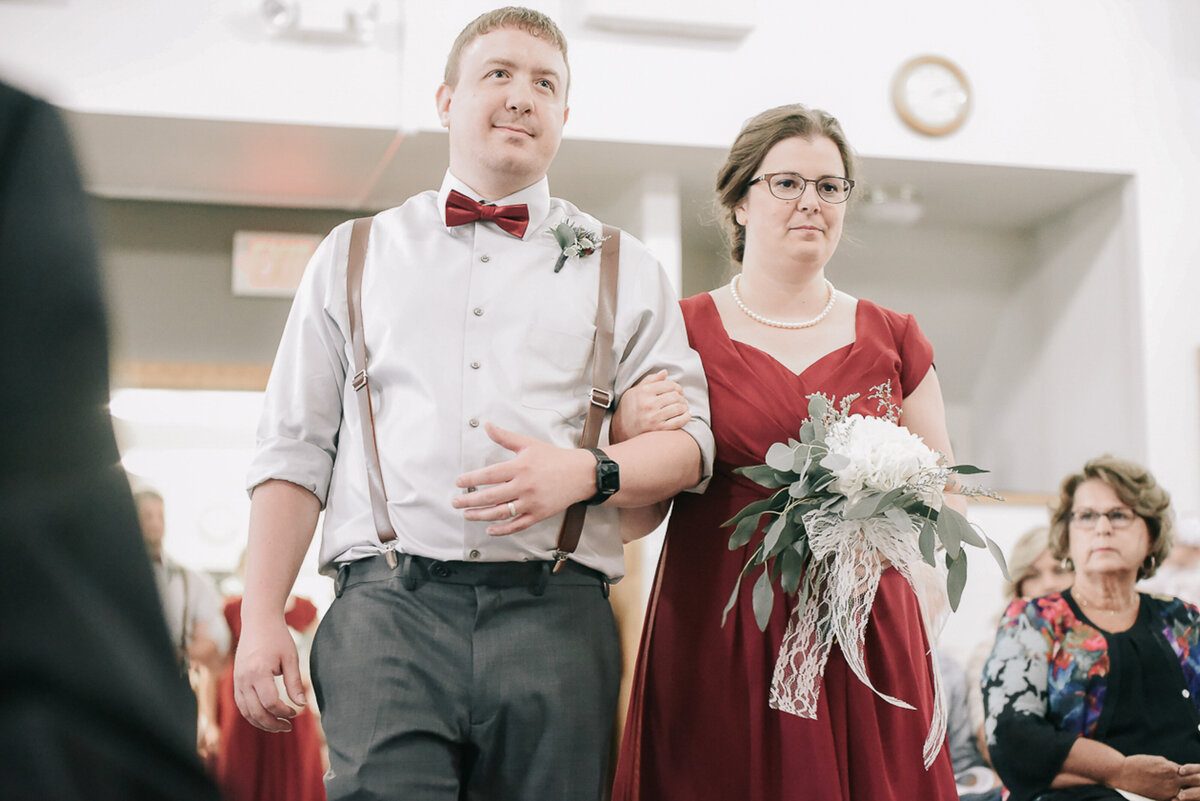 wedding ceremony | Iowa wedding photographer | Iowa Photographer | Playlife | Cedar Rapids | Iowa City | Kalona | Alaynna Ann Schwartz-43