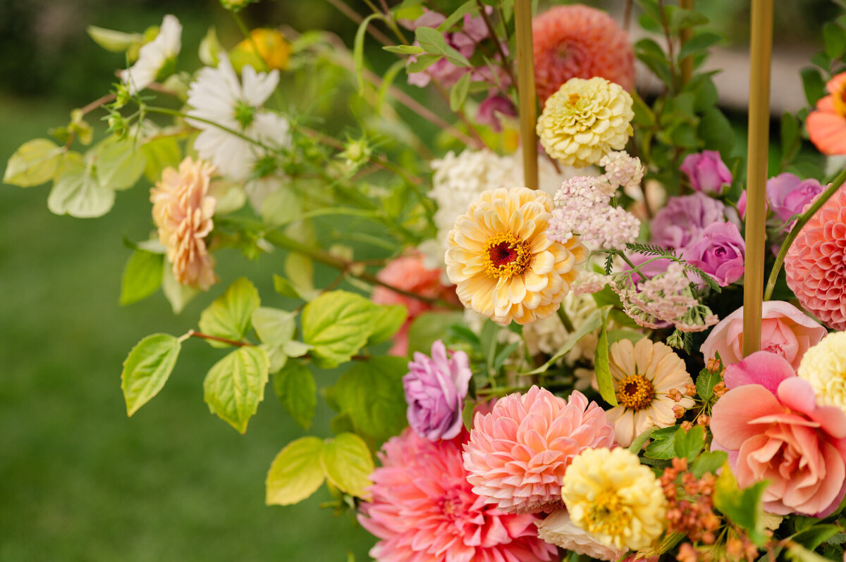 Bellingham-Wedding-Photographer_Christiansons-Nursery_RJ_Caylie-Mash_009