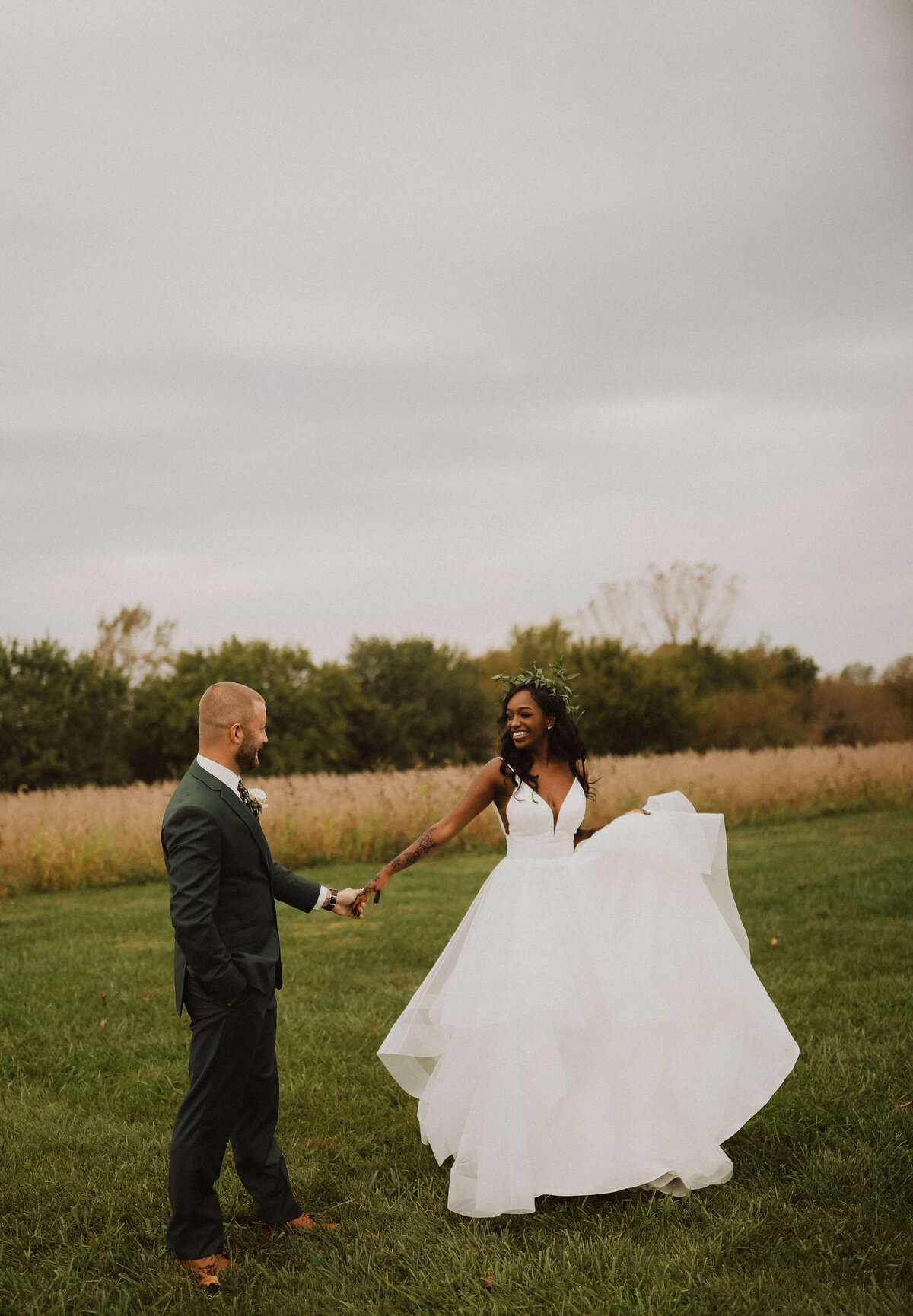 Outdoor-Wedding-Photos-Iowa-Morgan-Moon-Photography-DA8A6860