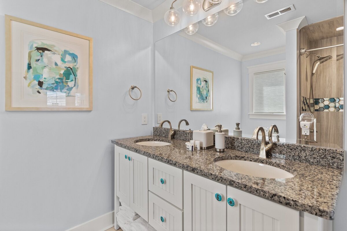 Luxury-Holden-Beach-Rentals-WI-Middle5