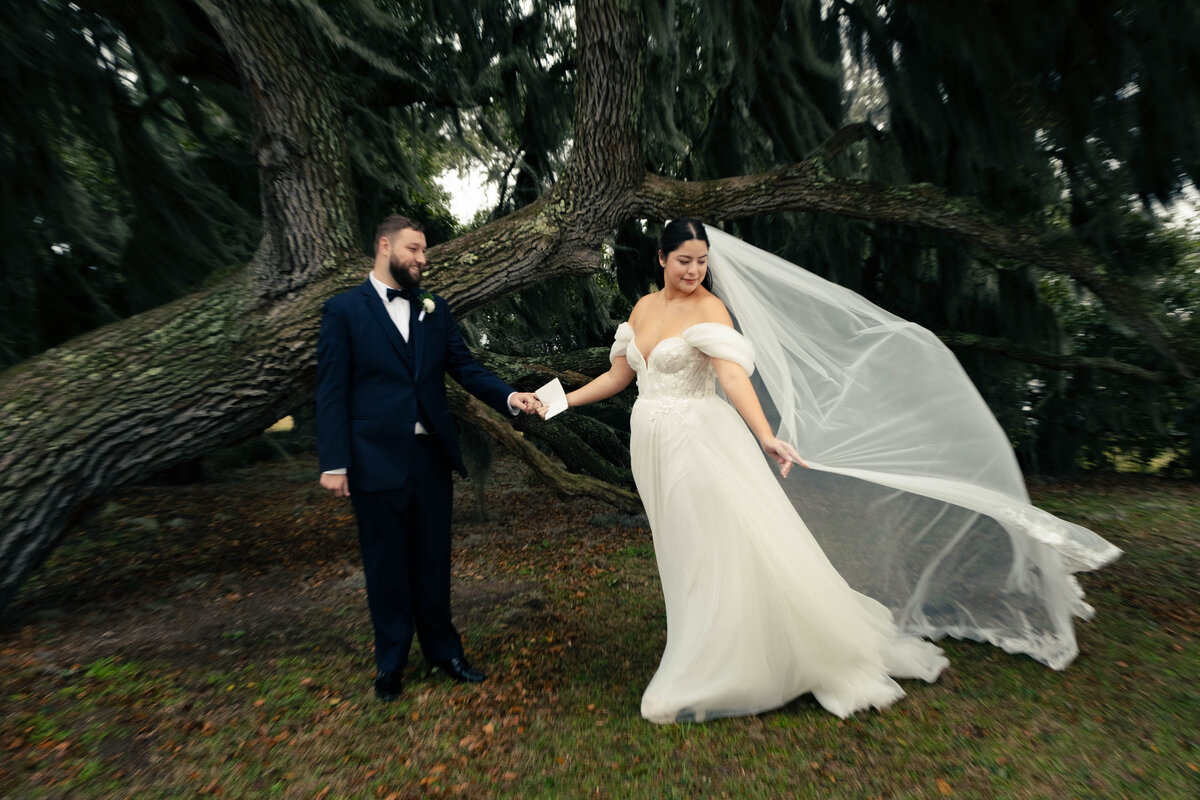 Charleston-editorial-fine-art-documentary-wedding-engagement-elopement-photographer-near-me
