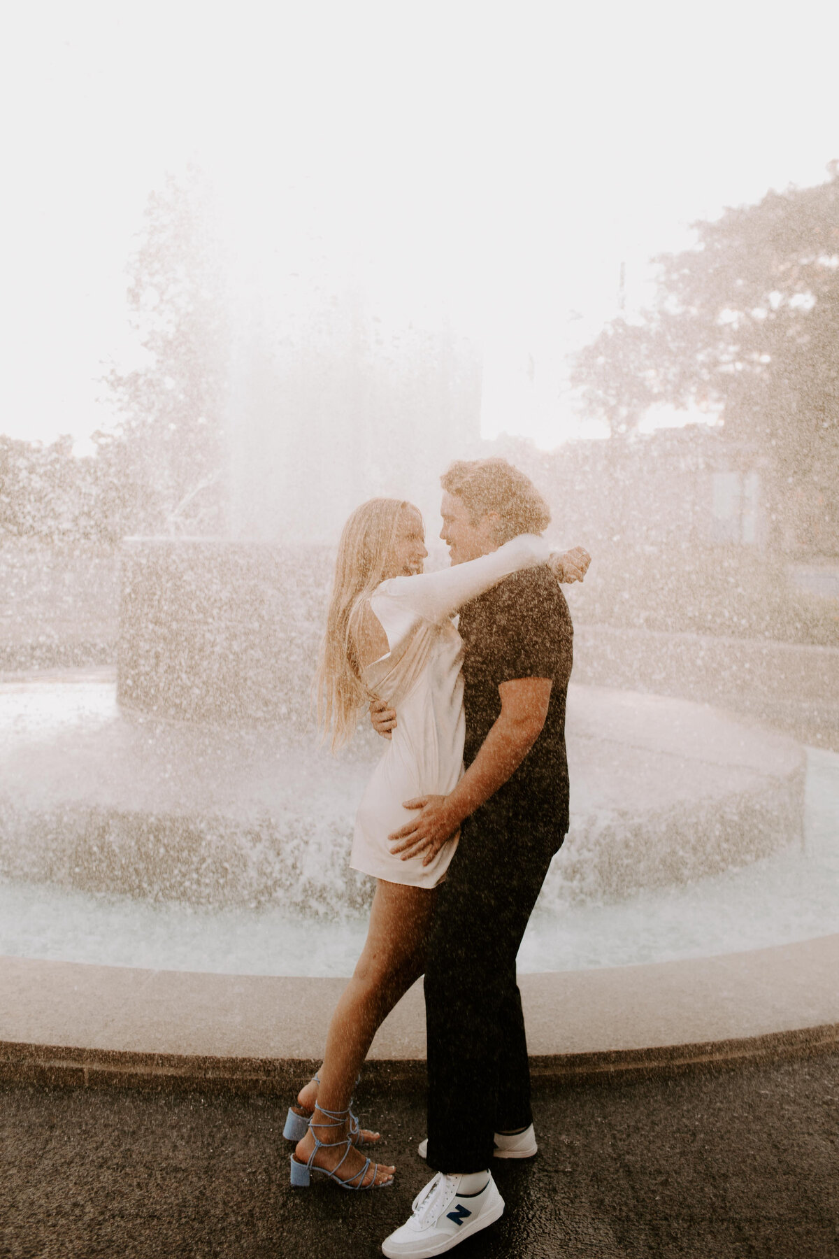 Detroit-Institue-Of-Arts-elopement-style-engagement-photos-hannah-chad-molly-grunewald-photography-126