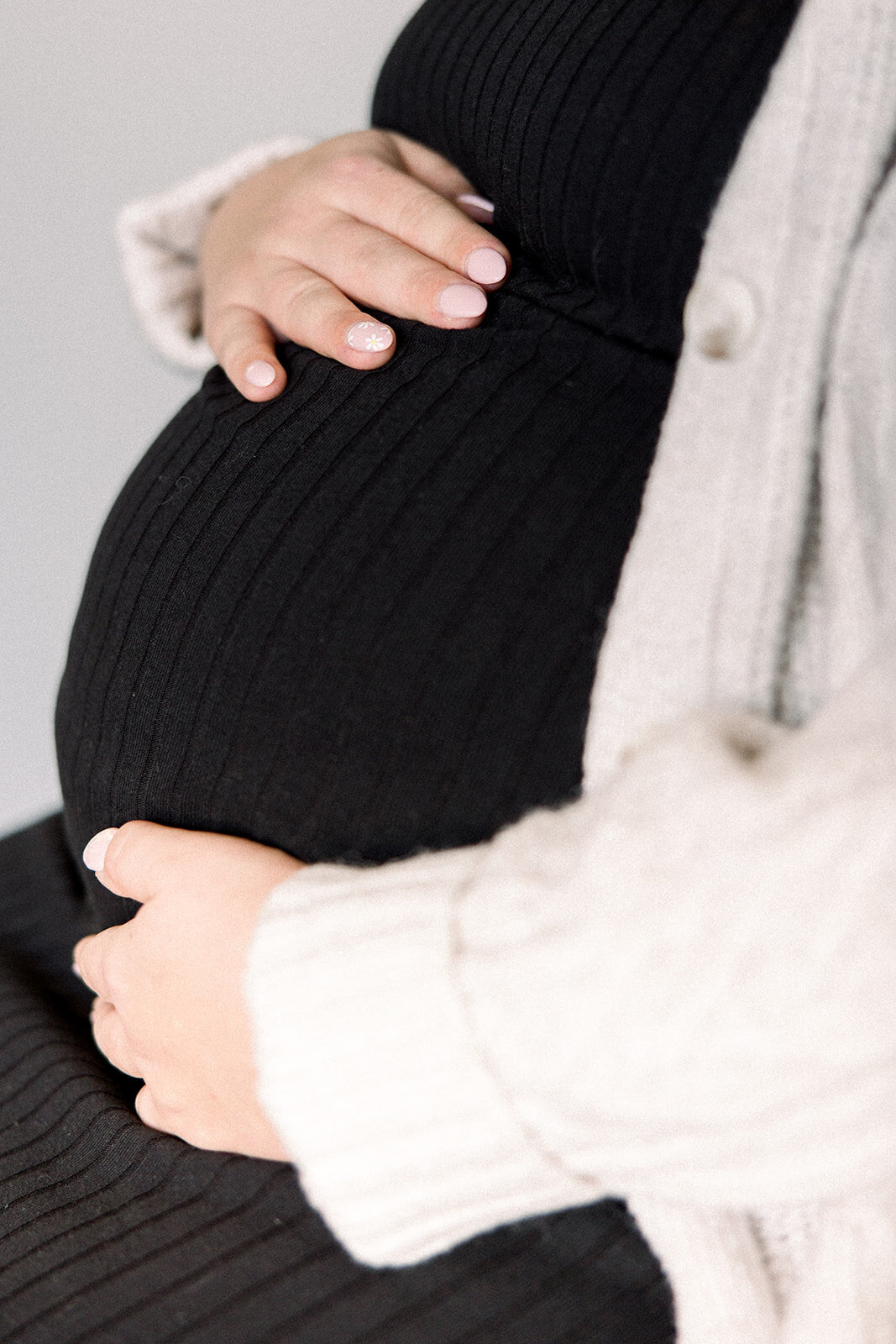 2024 Maternity - Sadie_Alexis Fox Photography +  Winter + Maternity + Studio Session + Muncie + Indiana  (12 of 19)