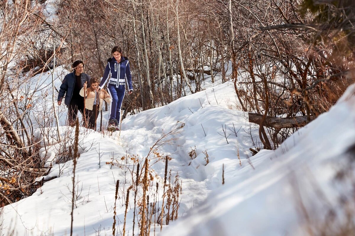 BSK_Experiences_Snowshoeing_Lifestyle_2021_1