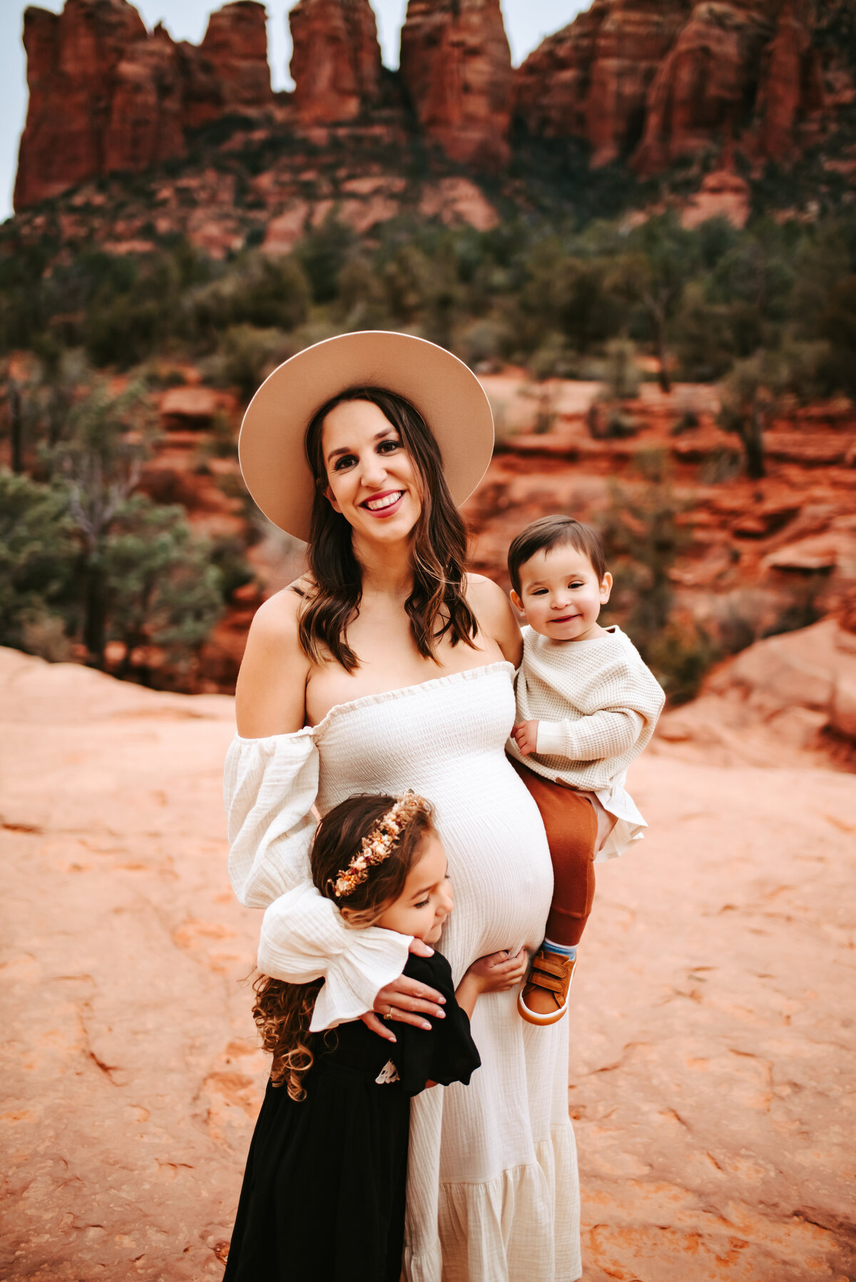 arizona desert maternity photoshoot
