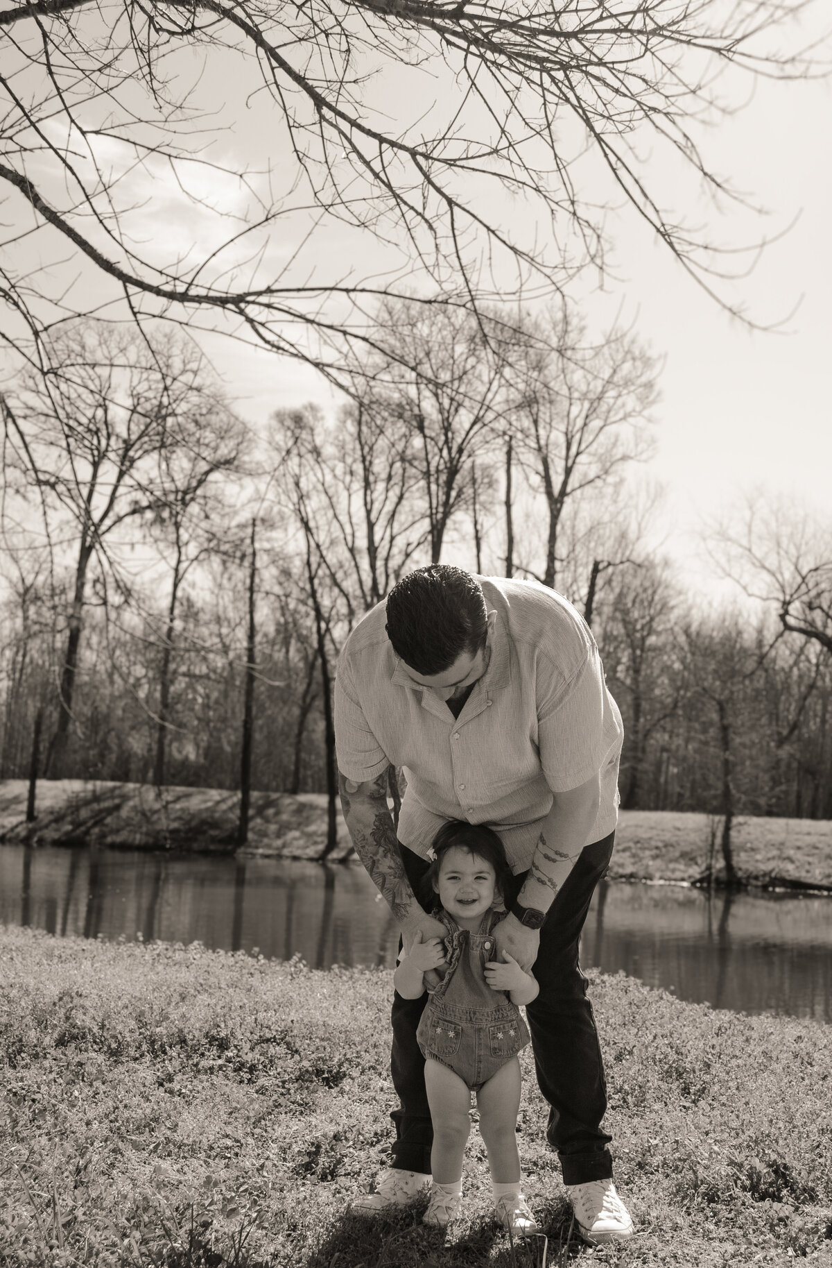father daughter pose