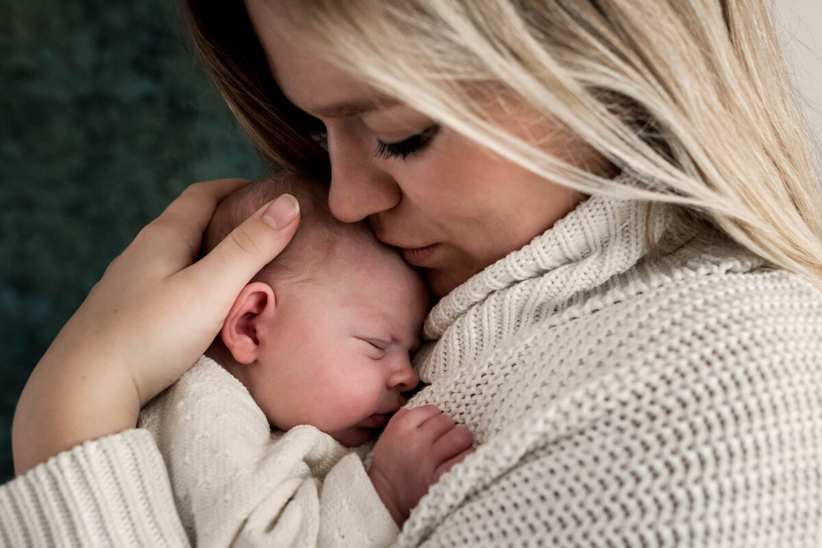 Larissavandegeerfotografie_bevallinginbeeld_newborn