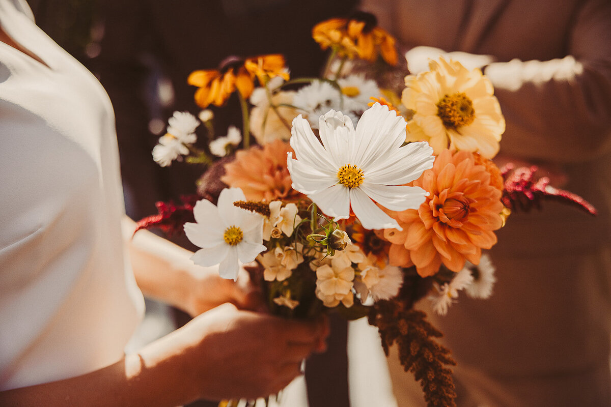Laure&Nils_huwelijk_bewerkt_klaarmaken+firstlook_-146