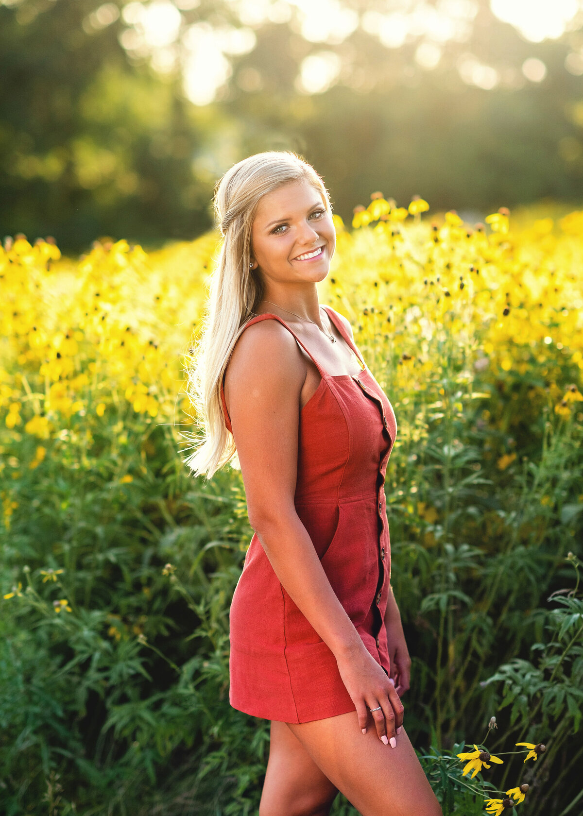 Des-Moines-Iowa-Senior-Theresa-Schumacher-Photography-Girl-Nature-Summer-Flowers