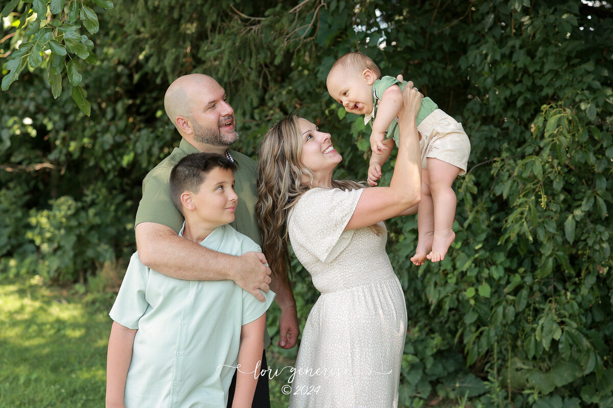 lehigh-valley-photographer-lori-generose-lg-photography-first-birthday-cake-smash-family-boy-northampton-pa