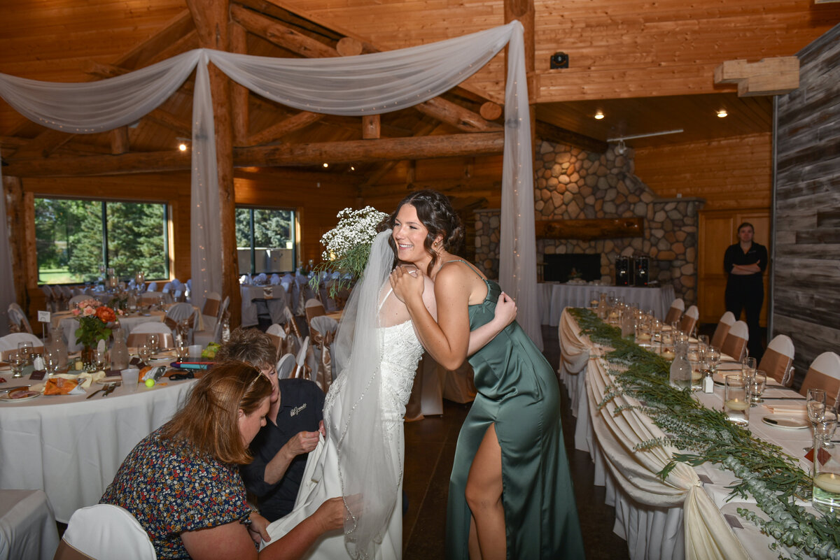 4224-Wedding at The Grands at Mulligans in Sartell Minnesota- Wedding Photographer Nicole Hollenkamp