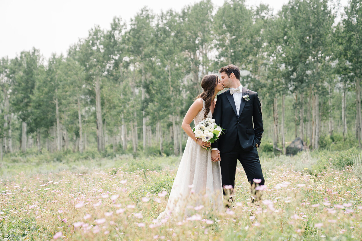 blue-sky-ranch-mountain-summer-utah-wedding-logan-walkerphoto-368L-1591
