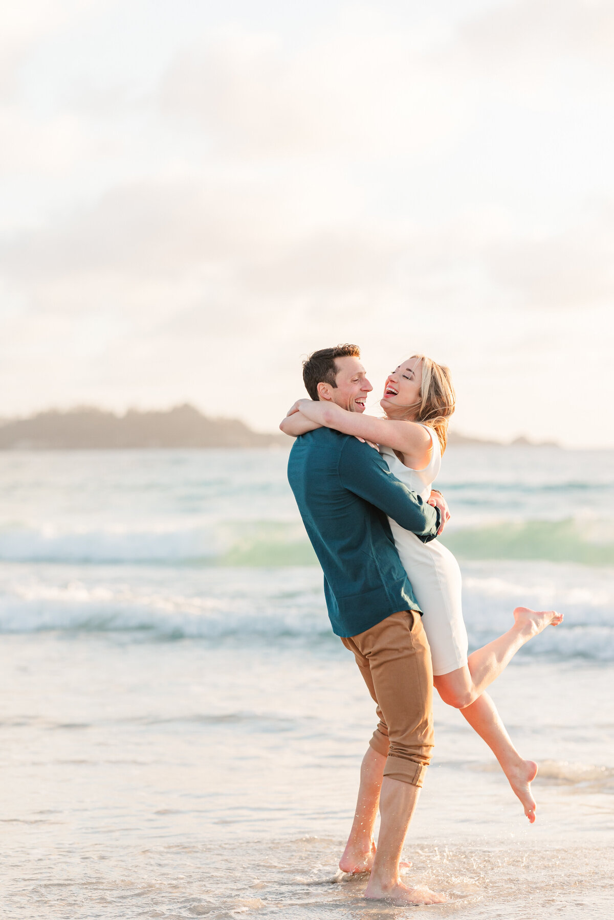 Engagement-photos-on-the-beach-of-Carmel-California-20