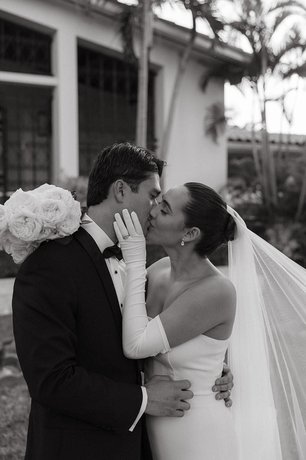 coral-gables-newlyweds-kiss-5CE-W