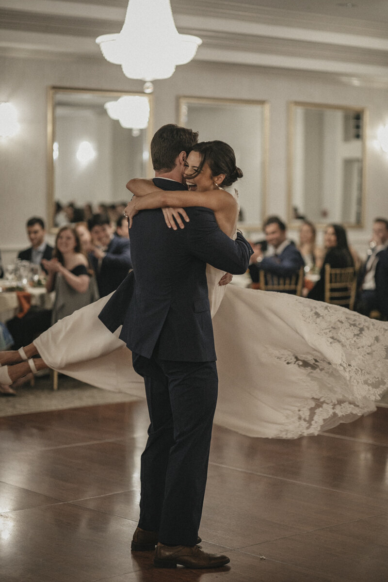 bride-groom-first-dance-connecticut-wedding