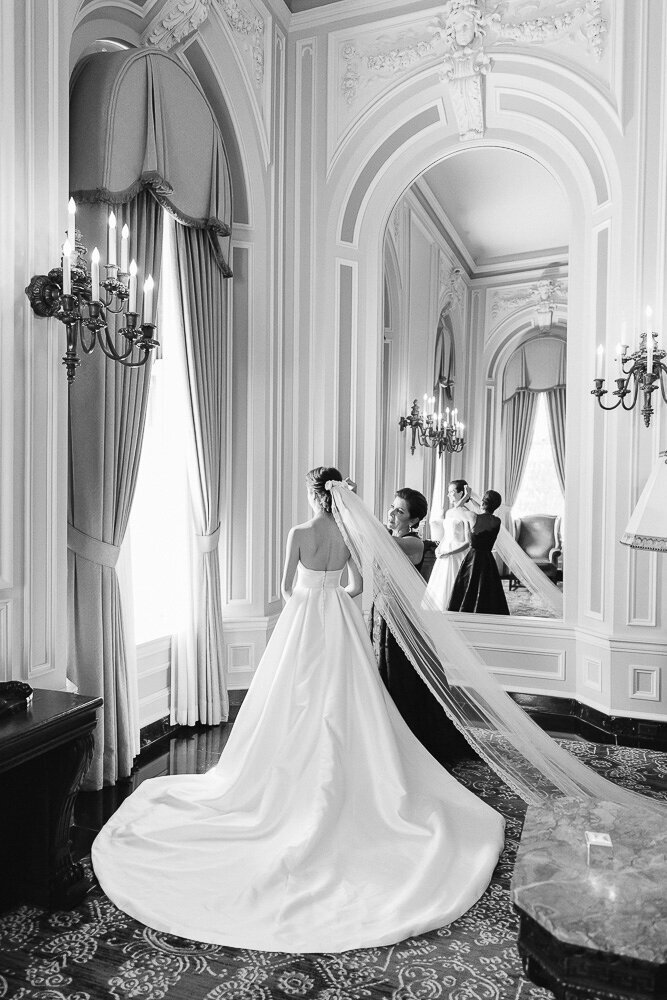 san-francisco-wedding-catholic-wedding-st.ignatius-the-dejaureguis-photographers-erin-and-courtney-0011