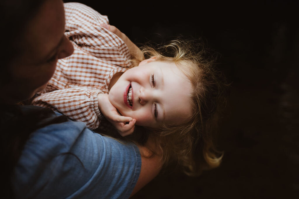 emotion-filled-family-photo-nashua
