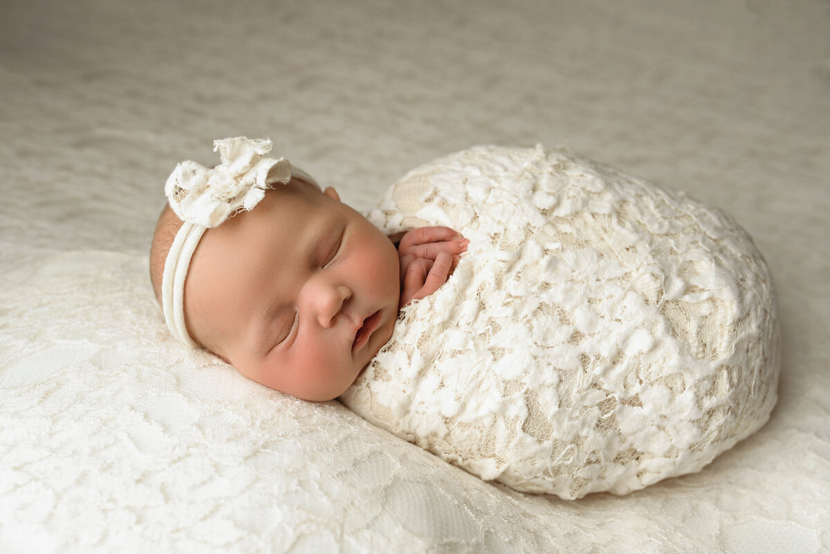 Zionsville IN newborn photographer, newborn photography near me, newborn portraits Zionsville Indiana, Westover IN newborn photographer, newborn photography near me, newborn portraits Zionsville Indiana