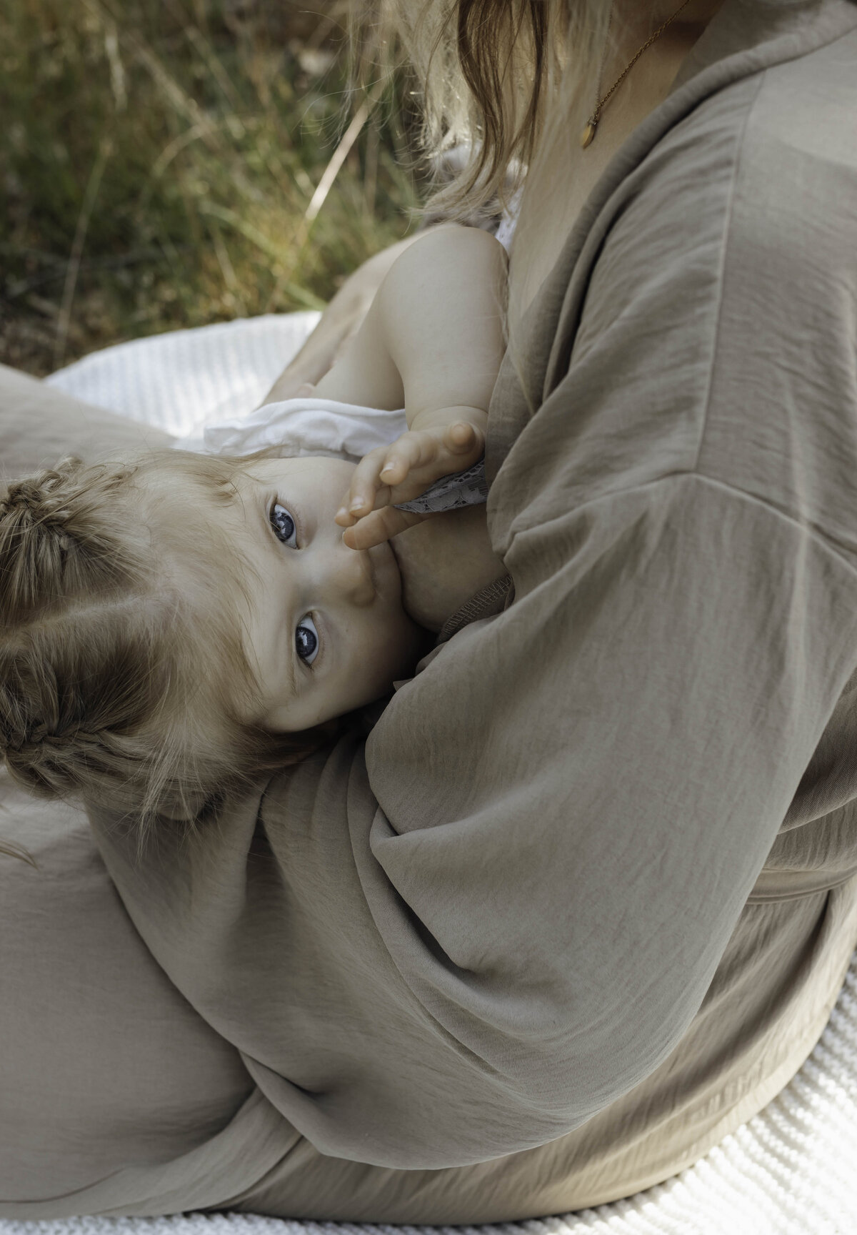 motherhood fotografie limburg, motherhood shoot limburg, motherhood shoot haelen, motherhood shoot roermond, motherhood shoot leudal, motherhood fotografie, motherhood shoot limburg, motherhood shoot brabant, moeder en kind fotografie limburg, moeder en kind fotografie, 