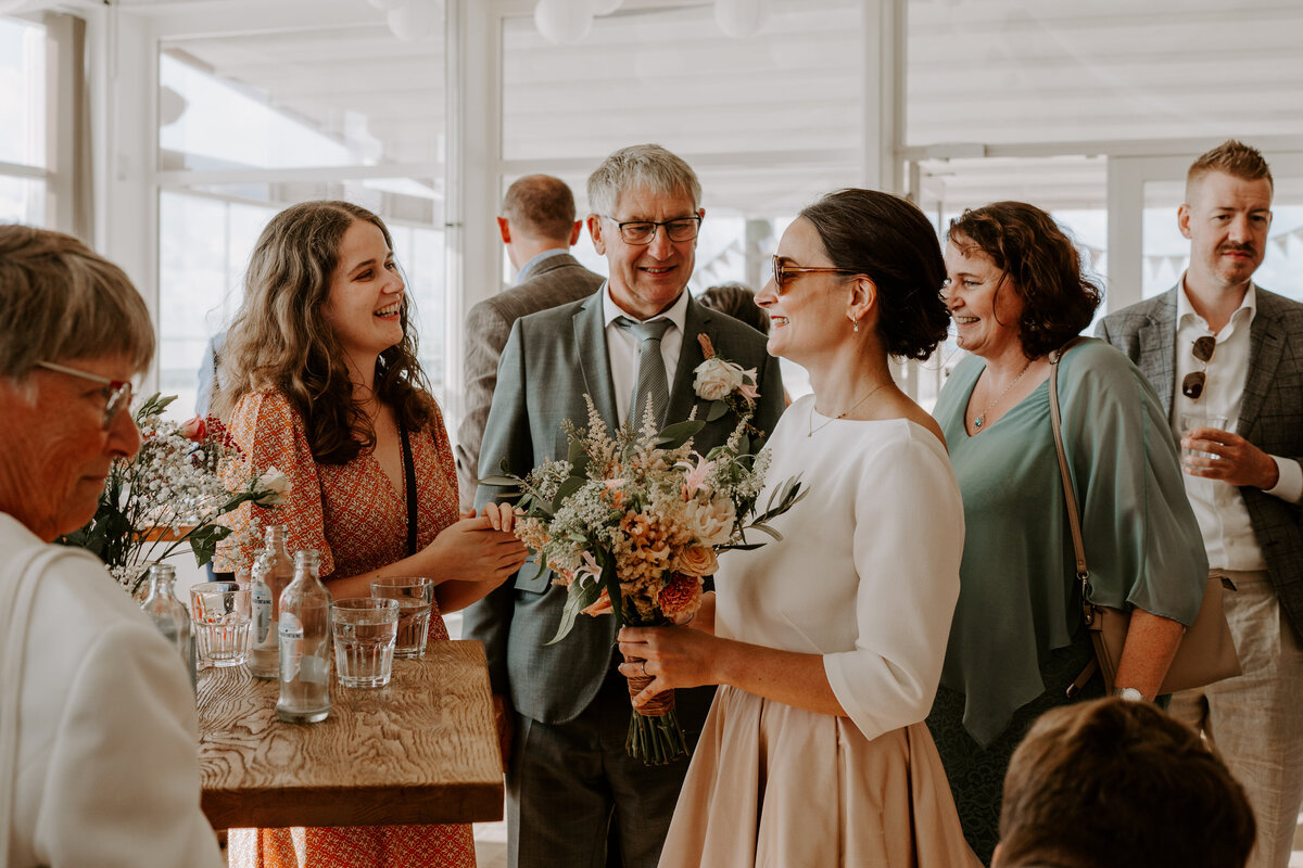 Trouwfotograaf in Zeeland. De leukste trouwlocaties in Zeeland vind je in deze blog. Door everatilroefotografie, trouwfotograaf in Middelburg,Zeeland