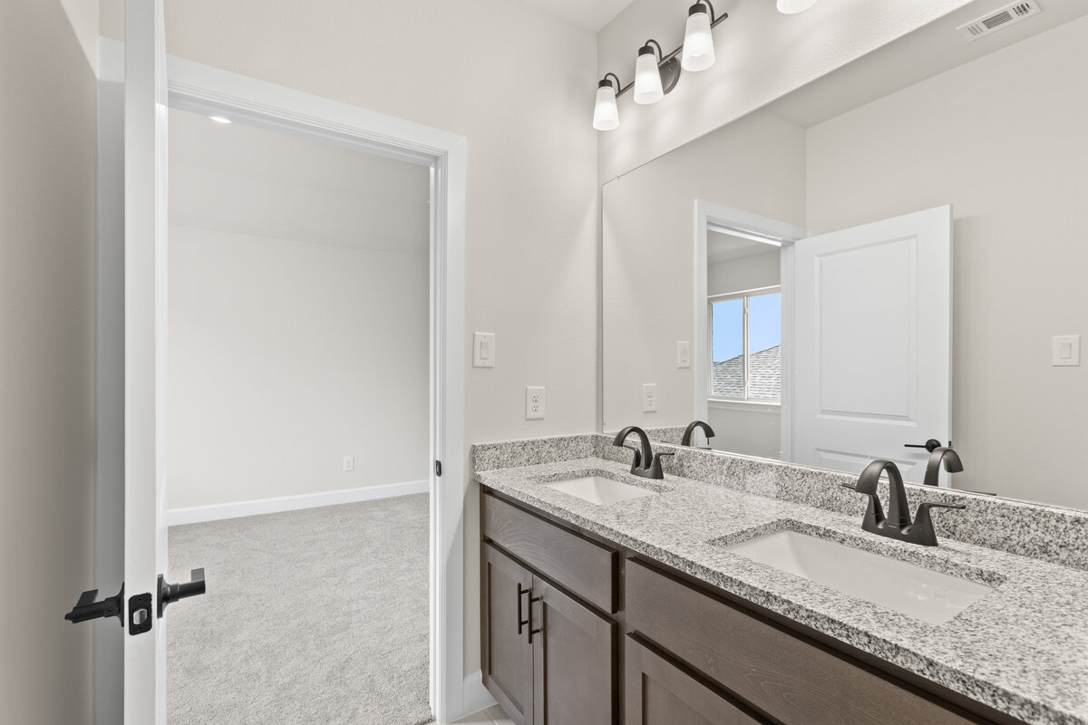 16941 Leatherflower- Bathroom-1