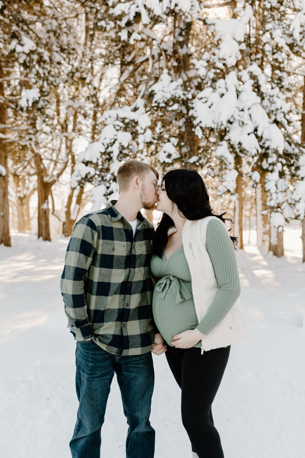 christina_ney_photography_wedding_engagement_lifestyle_photographer_dubuque_iowa_wedding_planning_assistance_adventurous_bold_laidback Family Photography88