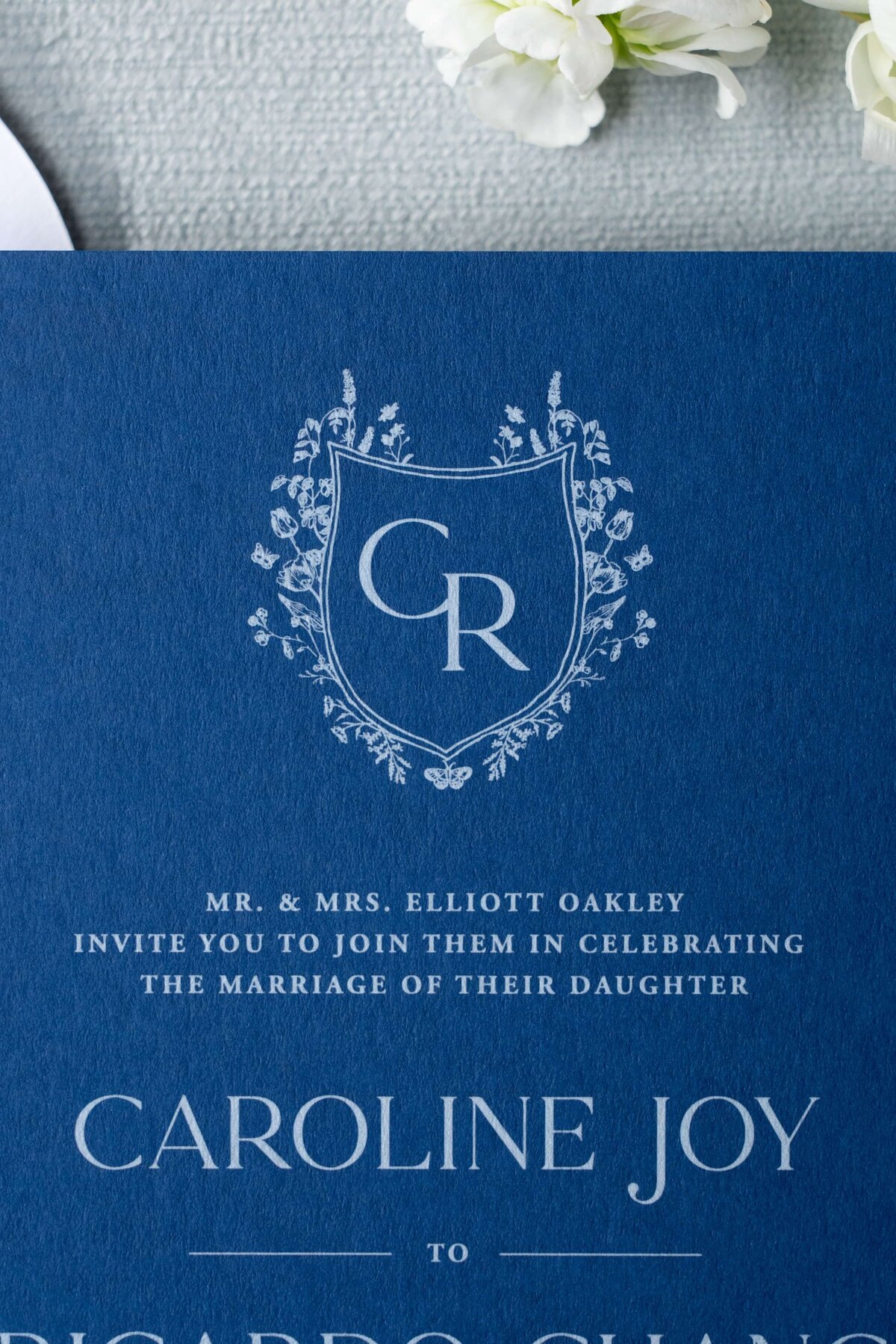 toile-chinoiserie-custom-wedding-invitation-white-navy-blue-monogram2