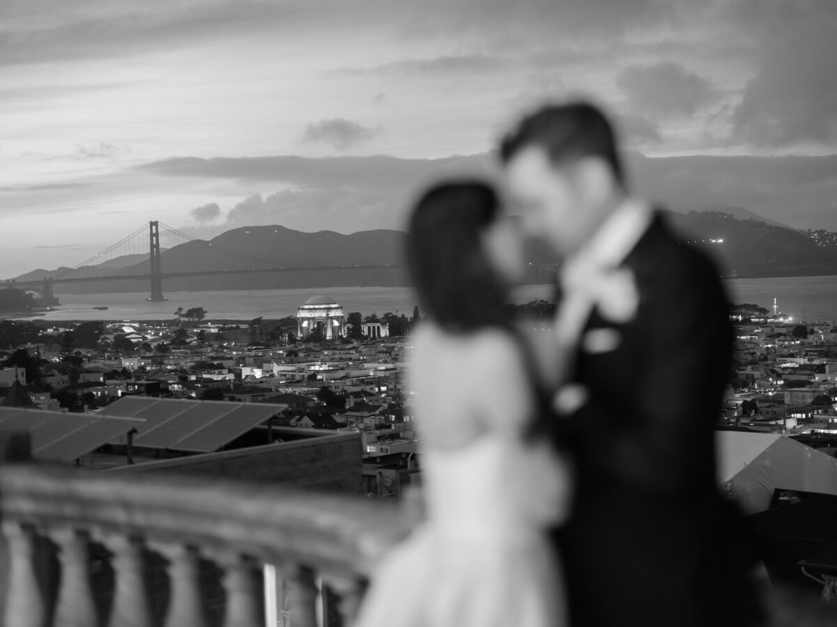 san francisco-flood-mansion-wedding-photography-catholic-wedding-classic-blackandwhite-churchwedding-wedding-thedejaureguis-060