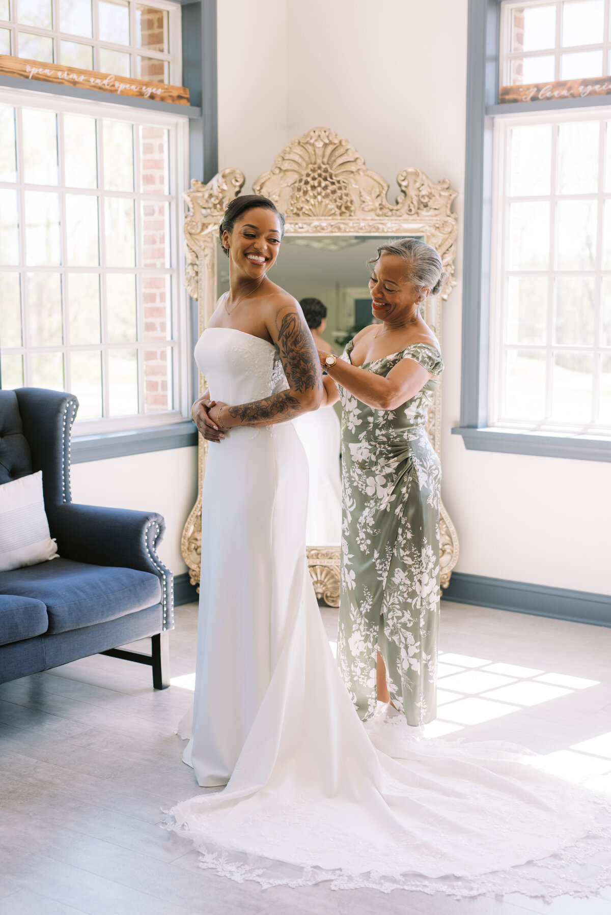 SKWedding_GettingReady_MaddyWilliamsPhotography.jpg-70