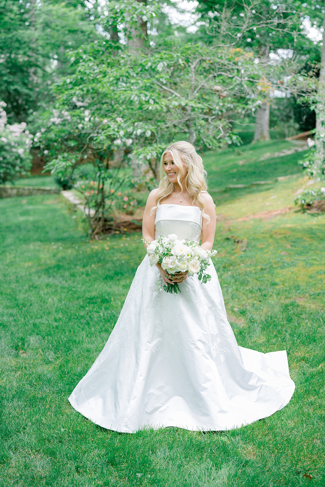 Spring_destination_wedding_the_farm_at_old_edwards_highlands_nc_north_carolina_mountain_wedding_Wedding__Kailee_DiMeglio_Photography-427