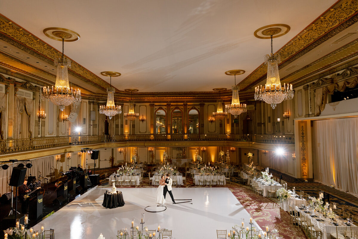 Berlez-Aspen-Avenue-Chicago-Wedding-Photographer-Palmer-House-Celebrate-Planning-Yanni-Design-Dimitra-Shannon-O'Brien-Magazine-Editorial-183