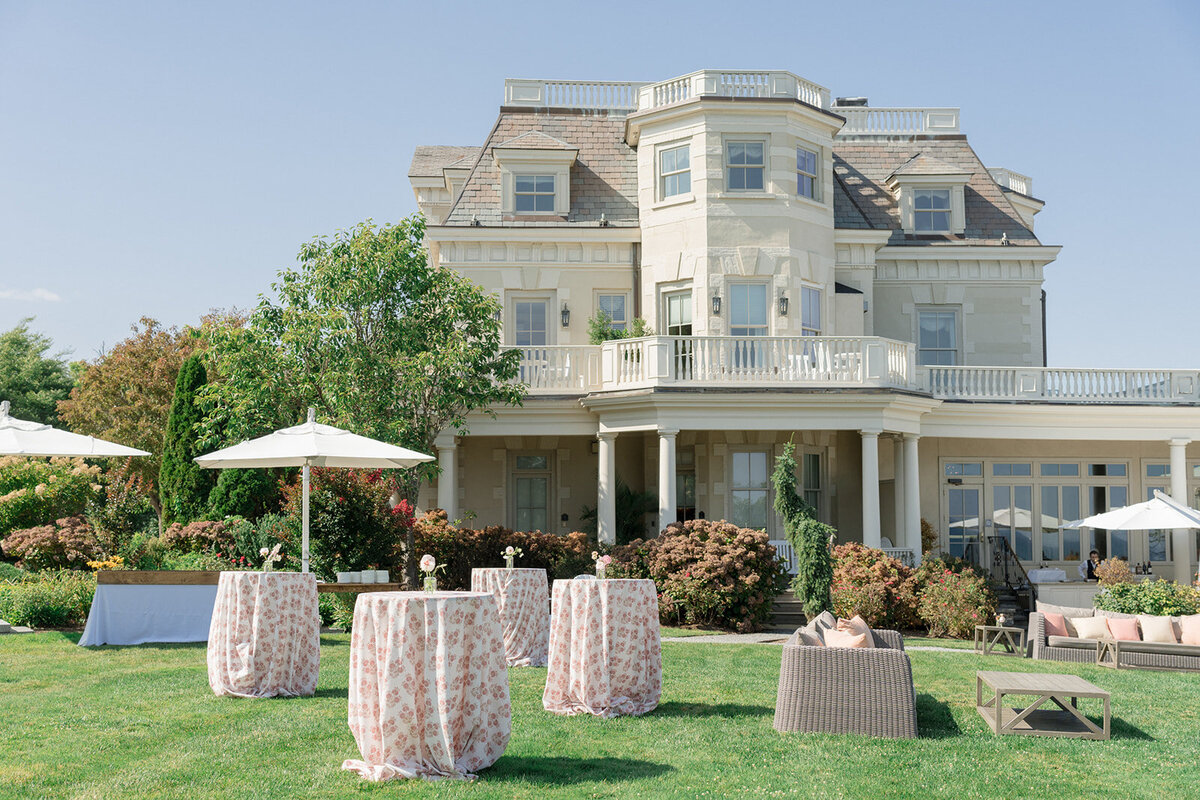 Wedding_Chanler Cliff Walk_Newport Mansions_RI__154MPC00003©HilaryBlock