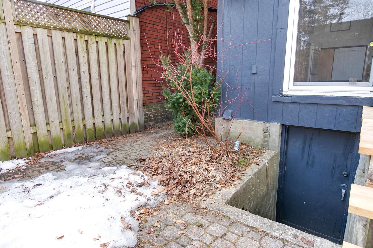 56-web-or-mls-74_006_Backyard