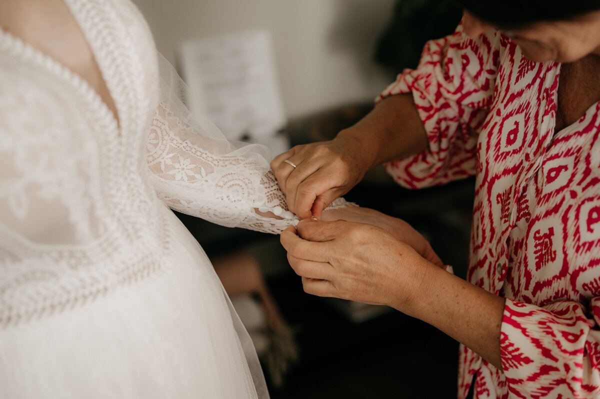 Pure Liefde Fotografie - Herbert-Niels & LoÏs - Getting ready LoÏs-33