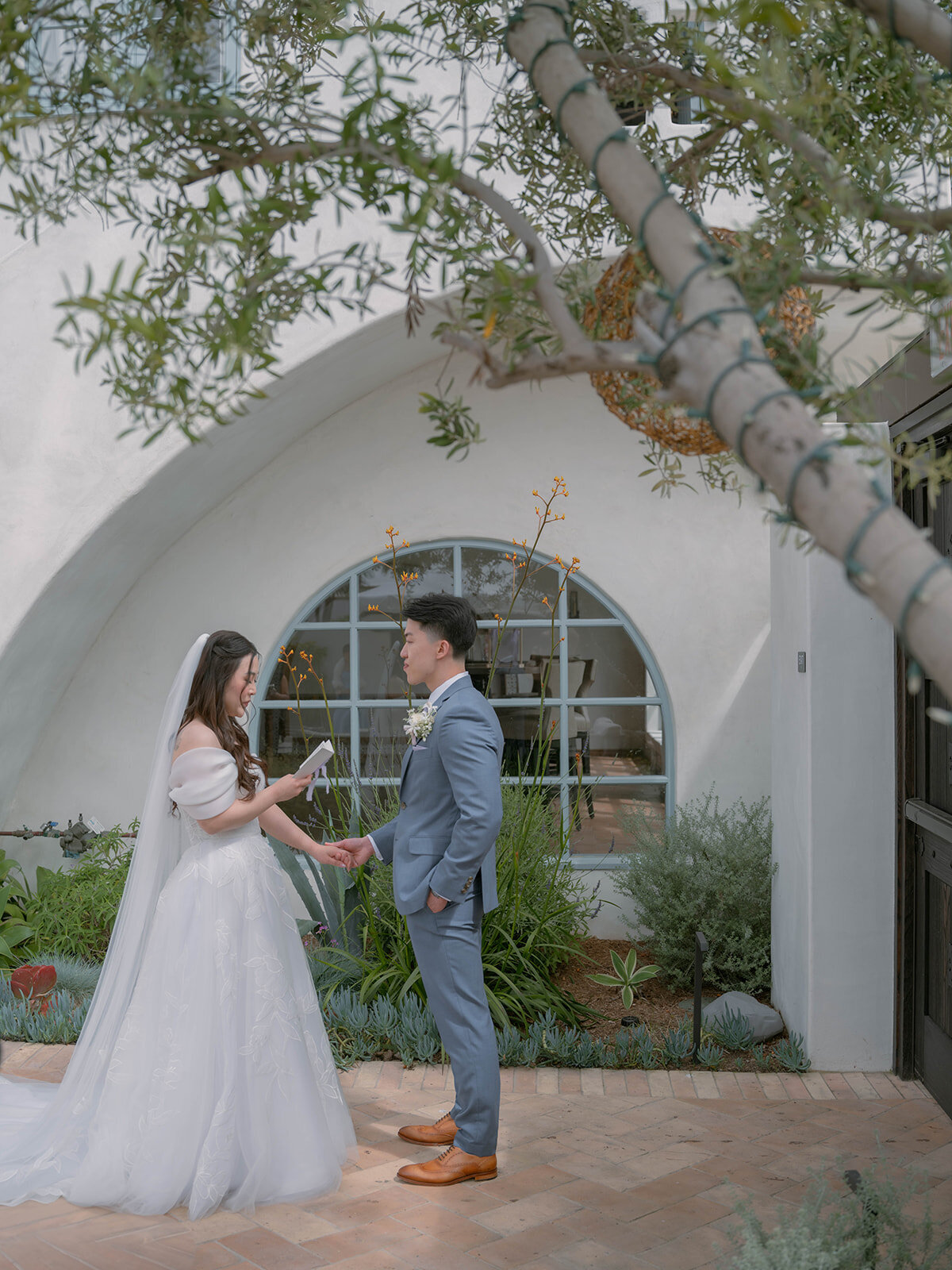 pretty-palm-leaf-event-co-susand-and-david-wedding-at-agape-1928-9