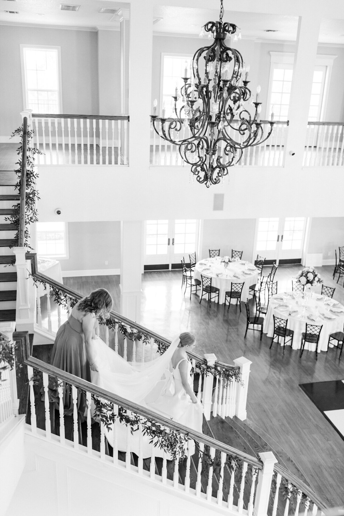 Jessica-Chole-Photography-san-antonio-wedding-photographer-austin-luxury-wedding-photographer-romantic-timeless-classic-photography-kendall-point-wedding-34