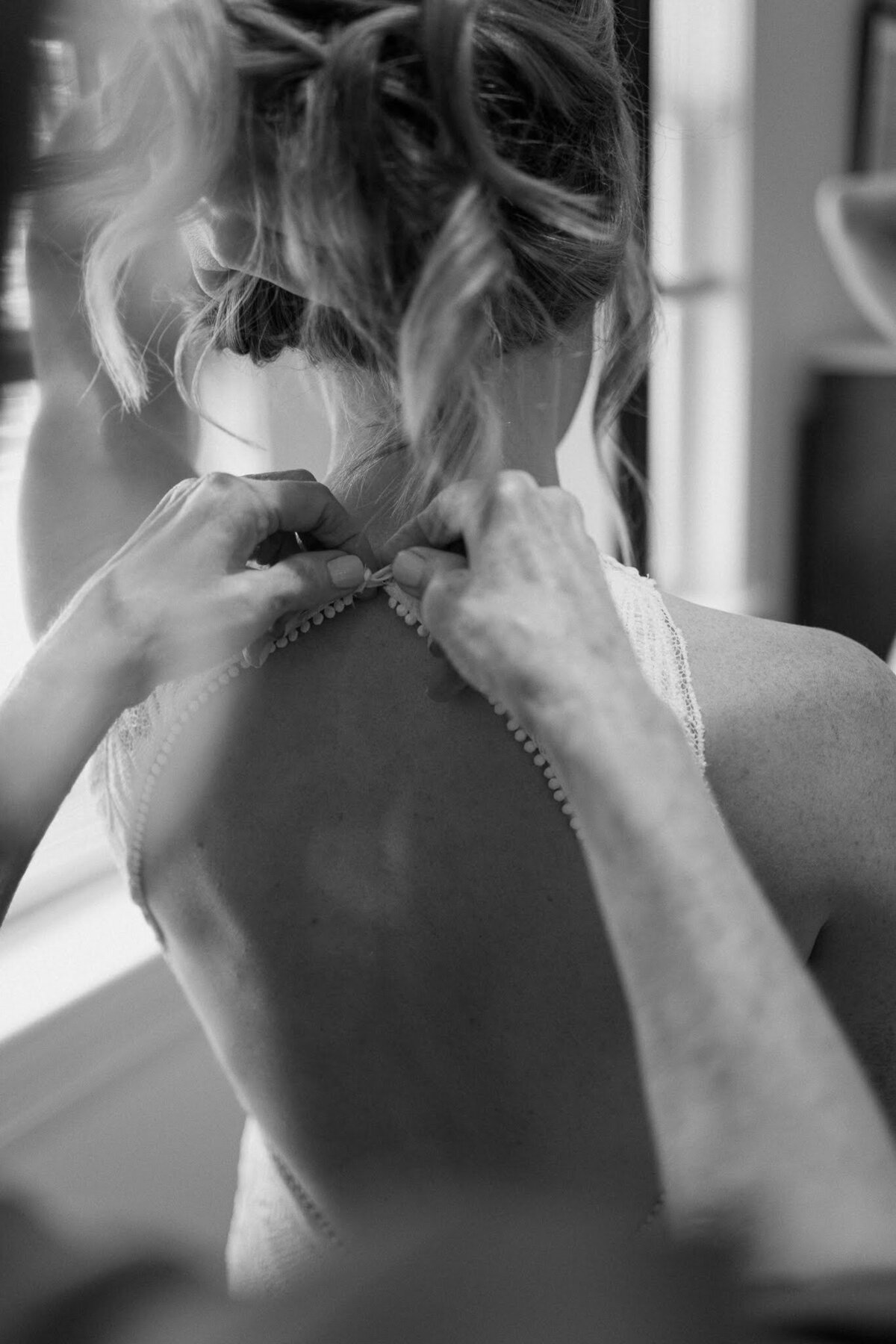 Nichole-Babiez-Photography-07.15.2023-Artifact-events-downtown-chicago-montrose-pointe-bird-sanctuary-wedding-photos-candid-luxury-fall-destination-8