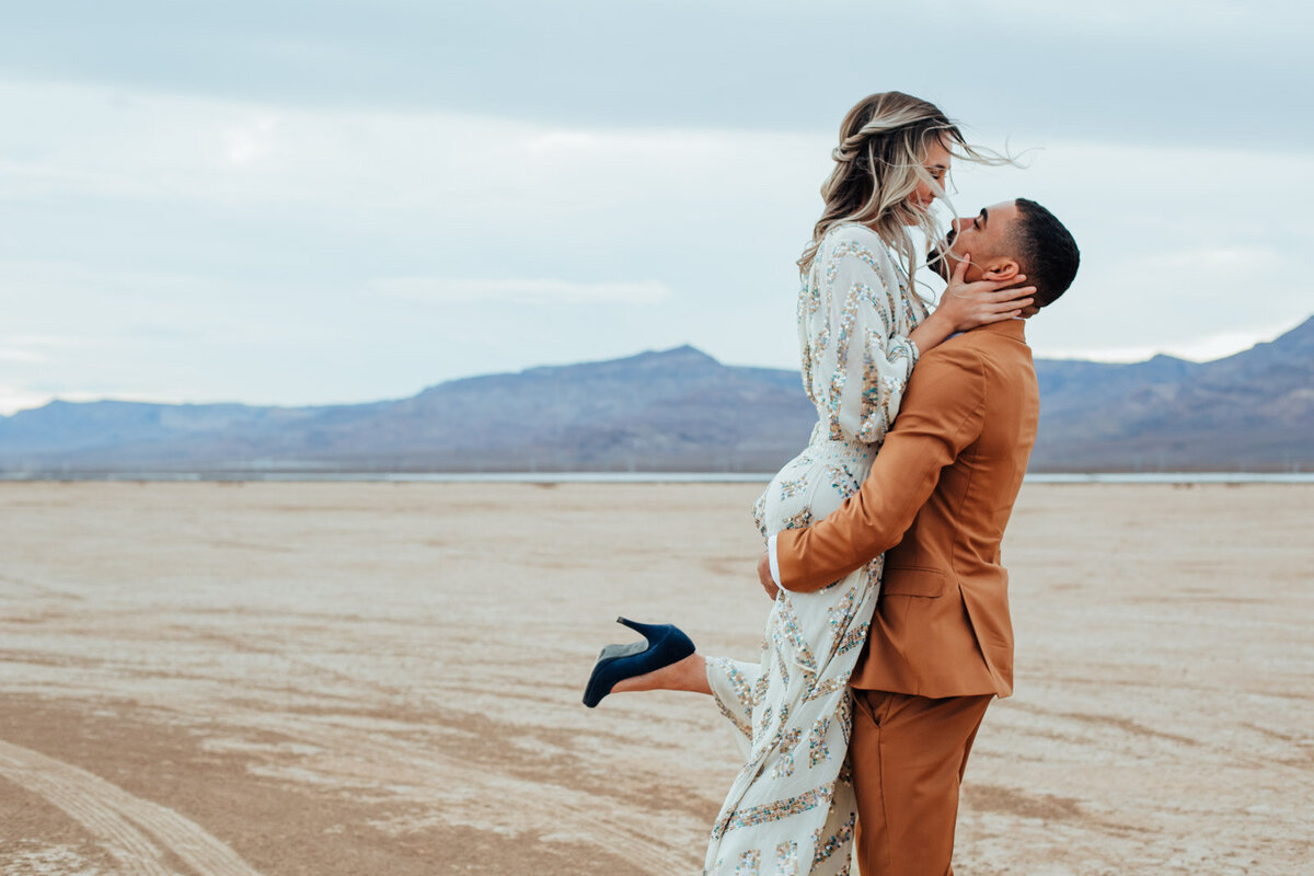 Las Vegas elopement at the dry lake beds