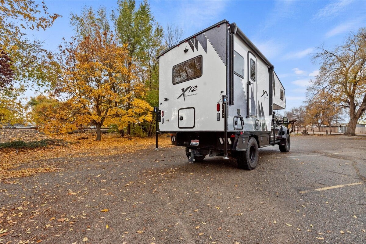 09-1050 Cascade Rd Building 4_009