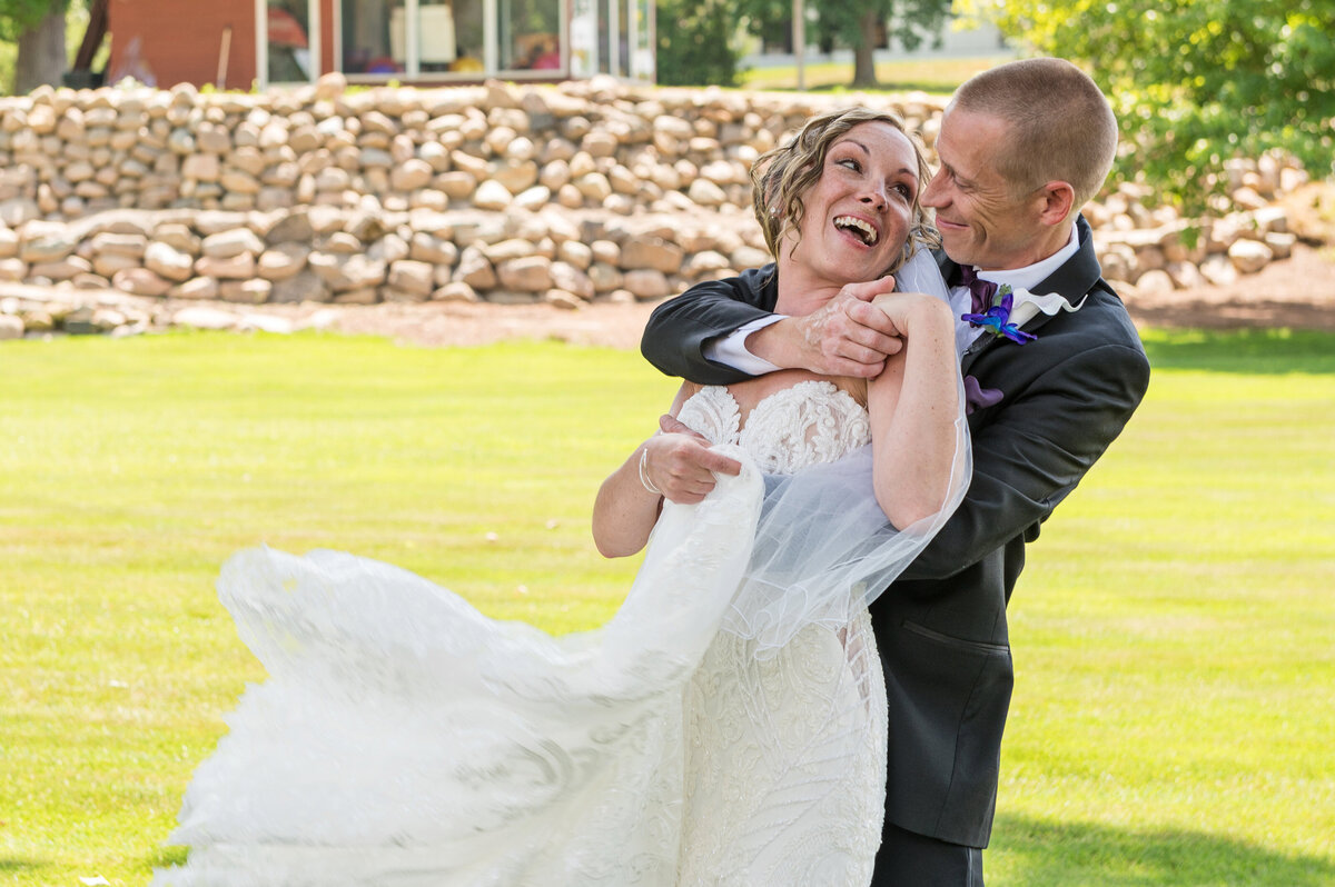 Detroit-Wedding-Photographer-The-Landing-047
