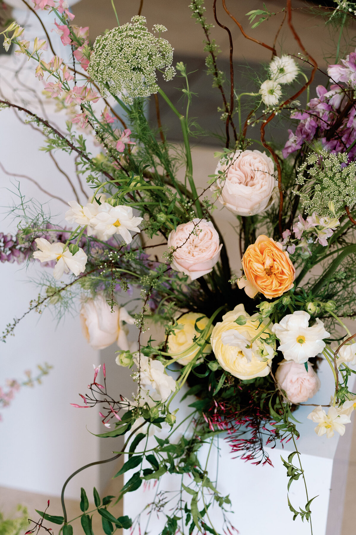41-ceremony-altar-flowers