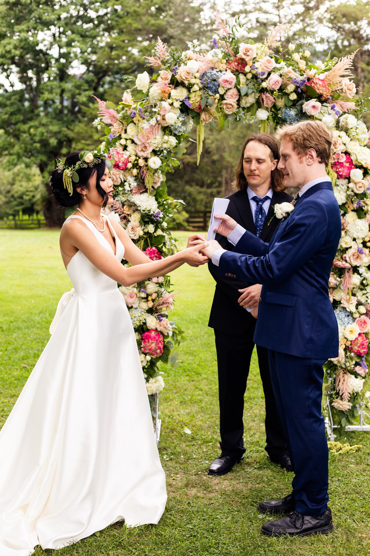 fun and natural wedding photography in charlottesville