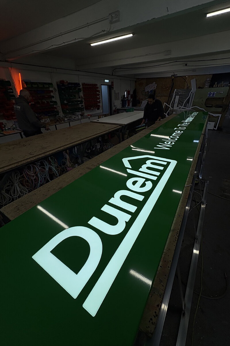 ellis-signs-folded-aluminium-panel-with-internal-illumination-newcastle-gateshead-north-east