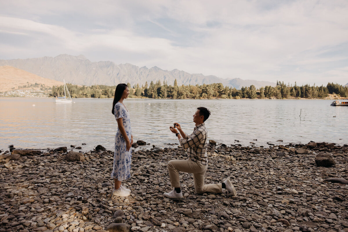 Queenstown surprise proposal Photos by Emmaline Photography