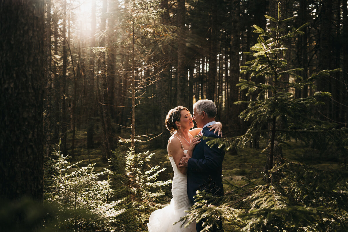 Michael and Tascha take a stroll in front of their cabin.