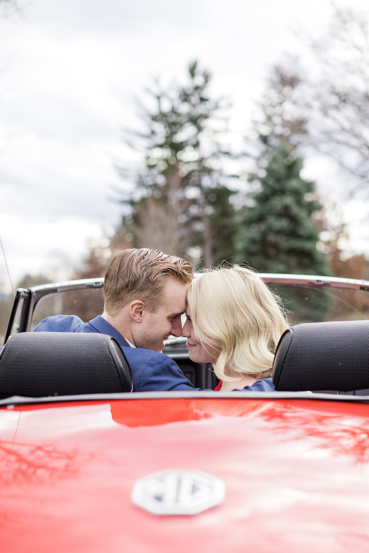 Vintage-Car-Engagement-Photos-DC-Maryland-Silver-Orchard-Creative_0019