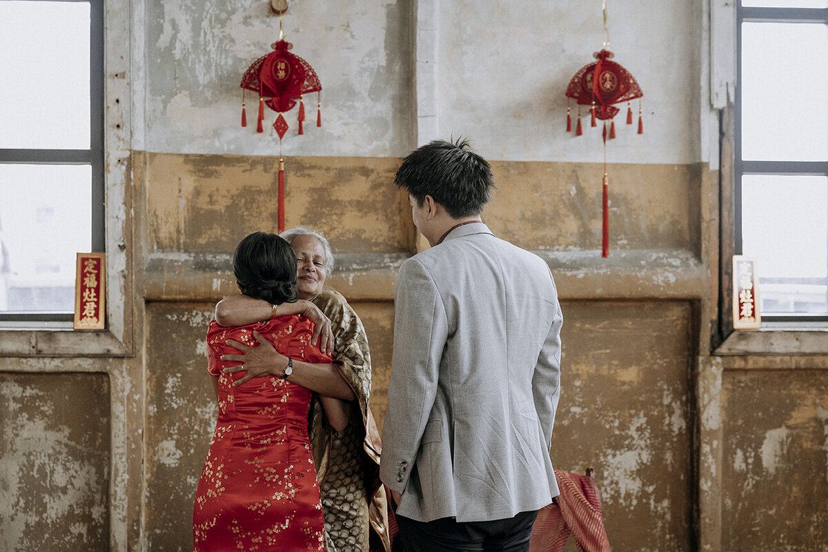 Mira Park Photography NY based wedding photographer Wedding tea ceremony at Greenpoint Loft in Brooklyn NY