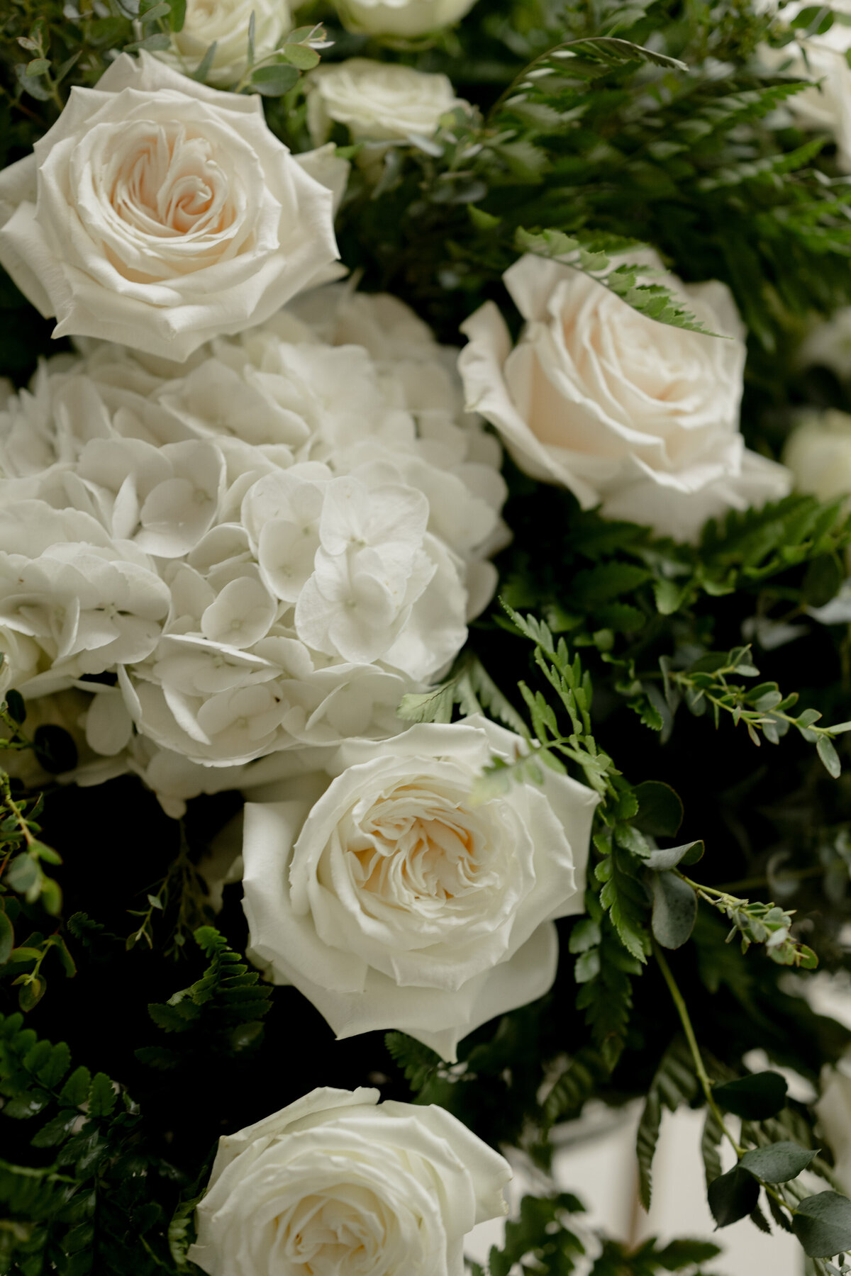 2024_PixelsandWood_JessieCharlesWedding-15